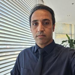 Je suis Mostafa.