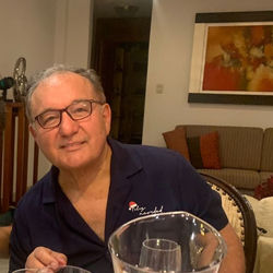 Je suis Edgardo.