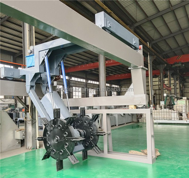 1200-3000 mm Résidues de soja de type roue / tiges de maïs compostage Turner machine