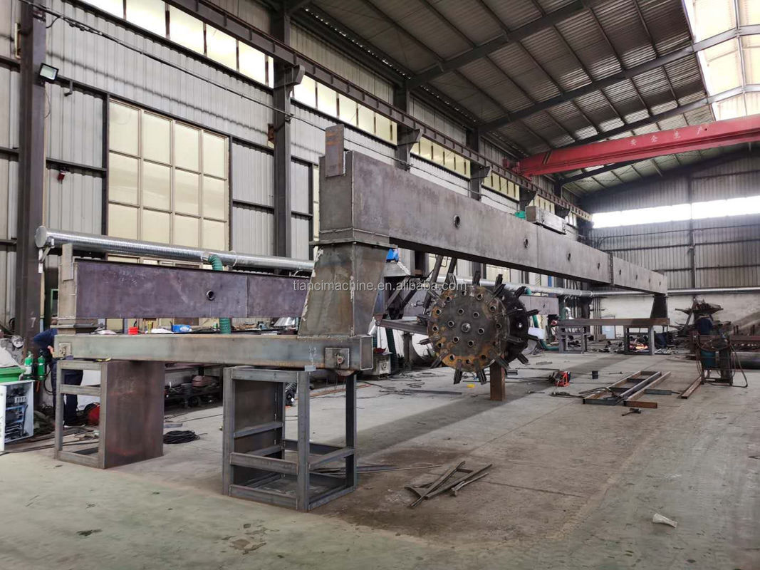 1200-3000 mm Résidues de soja de type roue / tiges de maïs compostage Turner machine