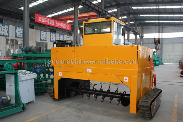 Machine à tourner le compost de type grilleur diesel 500-1800m3/h Capacité Processor de fermentation du fumier organique
