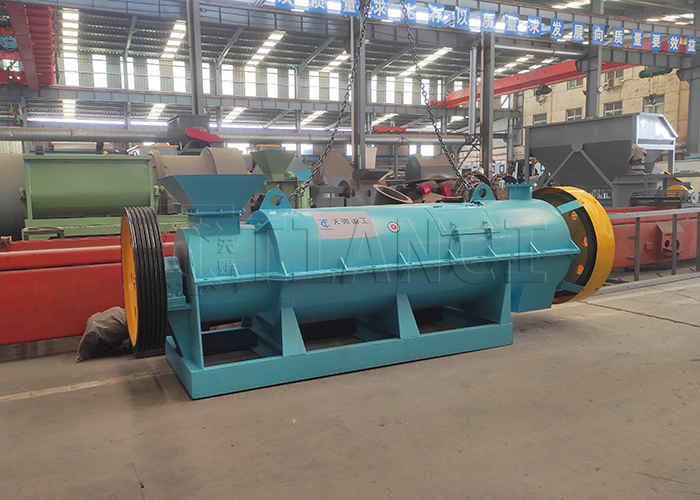 Granulateur d'engrais idéal pour convertir les déchets organiques, la paille et le fumier en engrais granulés