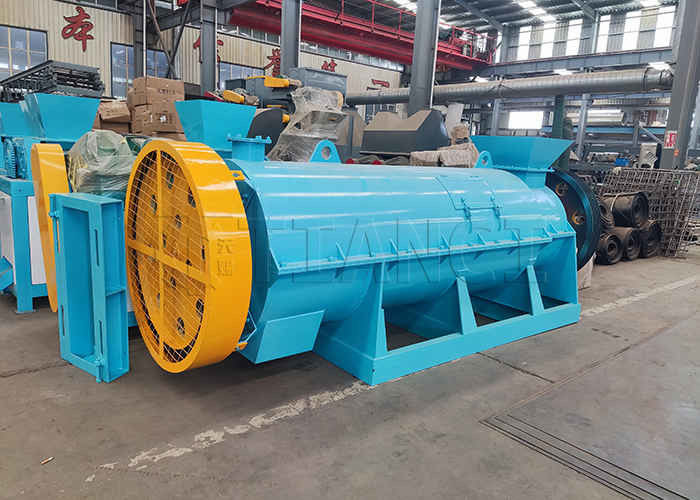 Granulateur d'engrais organiques de type humide avec fonctionnement facile