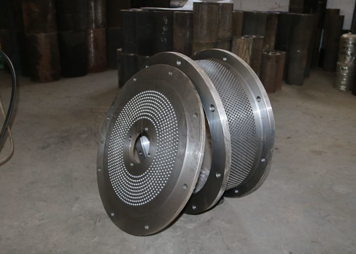 Taux de granulation 95% Machine à granuler la poudre de graphite Ring Die Granulator 3,5-8 mm