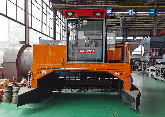 Machine à compostage de fermentation de fumier organique de type chenille pour décomposition aérobie en tas au sol