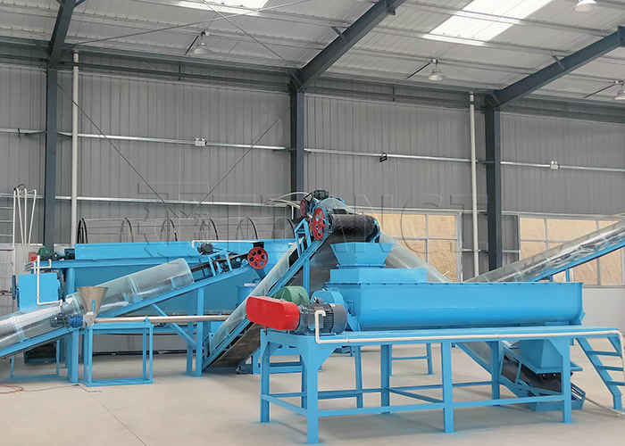Machine de fabrication d'engrais organiques pour le compost Poudre ligne de production d'engrais pour le fumier de poulet