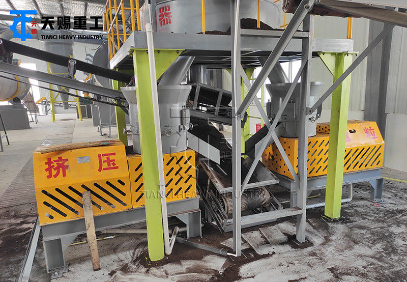 Machine de fabrication d'aliments pour poulets Ligne de production d'engrais pour volailles Équipement Ligne de production de granulateur à matrices plates
