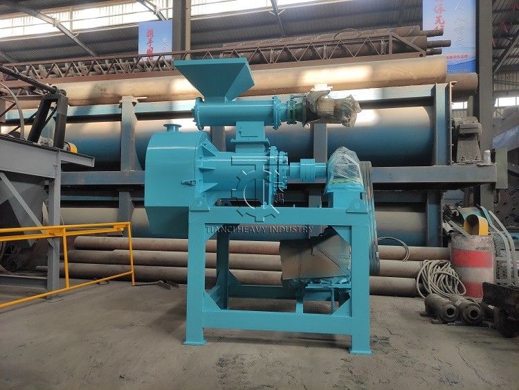 Taux de granulation 95% Machine à granuler la poudre de graphite Ring Die Granulator 3,5-8 mm