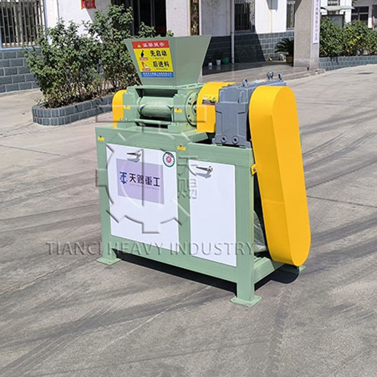 Granulateur à presse à double rouleau de carbonate de sodium pour l'usine de production de carbonate de sodium granulaire