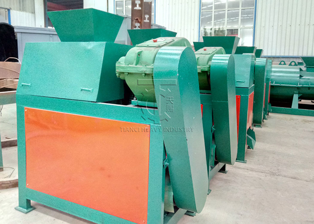 L'utilisation de la machine de granulation des granulés de fertilisants à double rouleau pour l'extrusion des granulés de fertilisants