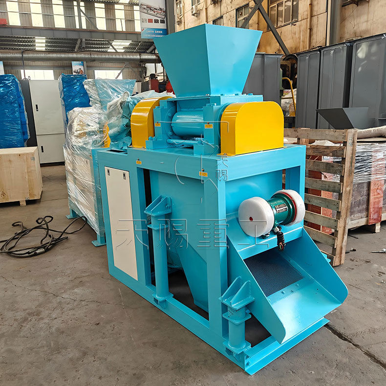 granulateur de presse à rouleaux d'acide humique pour équipement de ligne de production d'engrais à base d'acide humique granulaire
