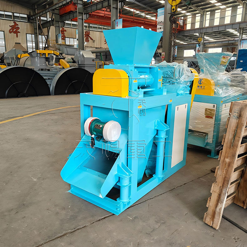 granulateur de presse à rouleaux d'acide humique pour équipement de ligne de production d'engrais à base d'acide humique granulaire