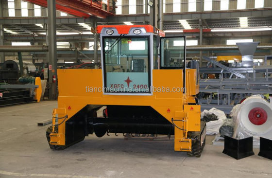 Machine à tourner le compost de type grilleur diesel 500-1800m3/h Capacité Processor de fermentation du fumier organique