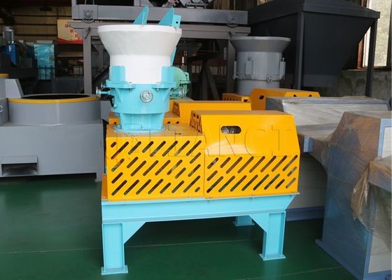 Ligne de production de granulateurs à extrusion à film plat pour la granulation de fumier